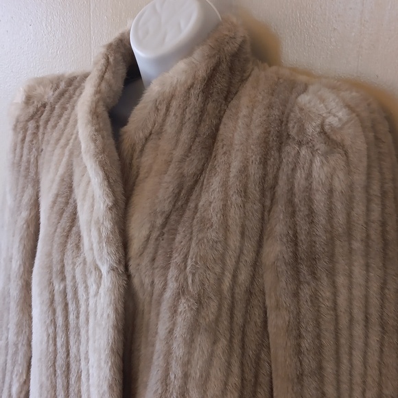 Cream Vintage Faux Fur Jacket, Retro Fall Winter Glam Coat 70s 80s Fashion - Picture 4 of 13